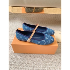 Louis Vuitton Flat Shoes